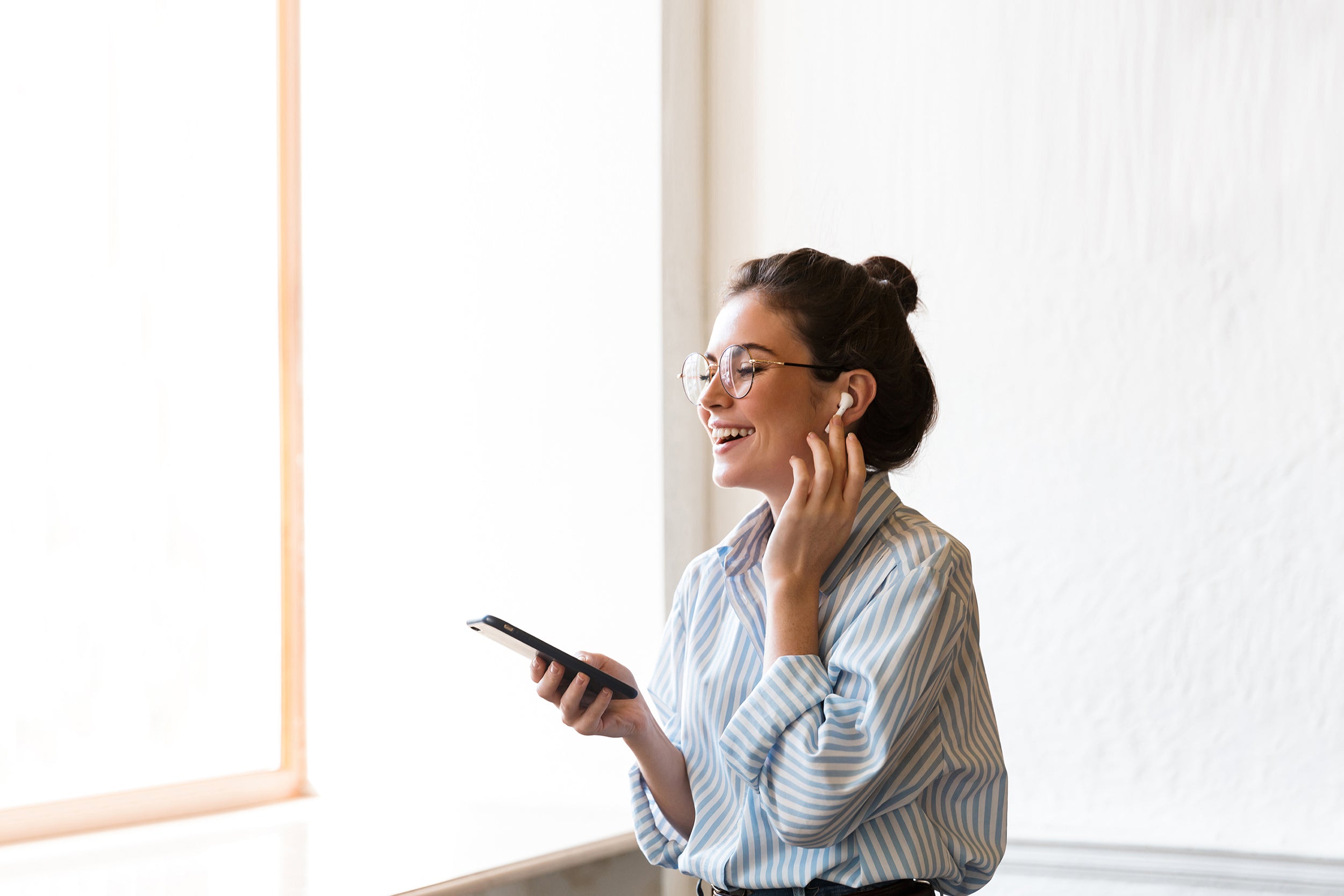 QU'EST-CE QUE LA TECHNOLOGIE ENVIRONMENTAL NOISE CANCELLATION ET COMMENT FONCTIONNE-T-ELLE ?